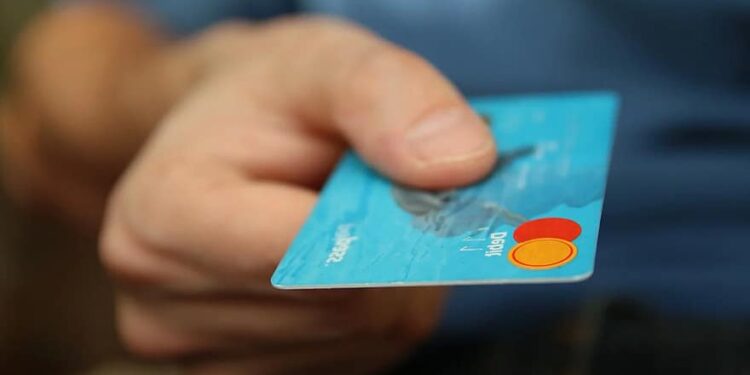 Card Rewards Decoded: Travel and Cashback Maximized